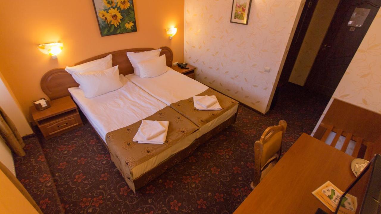 Pension La Fontana Baia Mare Exterior foto